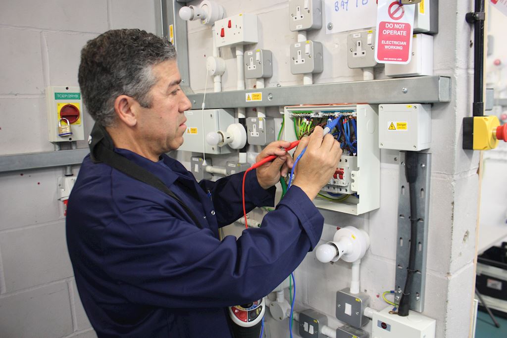 electrical hnc courses