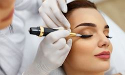 Permanent Makeup Eyeliner Artist Course