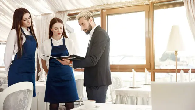 Management : All essential courses for Hotel Management