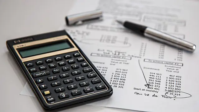 Spreadsheet Models: Cashflow, Net Present Value and Pricing