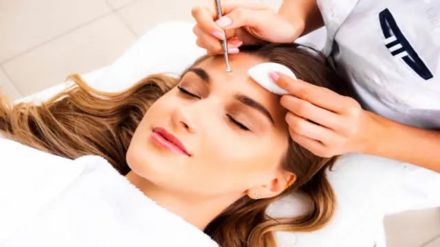 Make Up Artist, Skincare, Nail Artist, Beauty and Facial Massage Therapy - CPD Certified 
