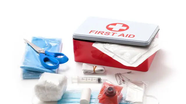 First Aid : First Aid Masterclass: A Complete Guide to First Aid