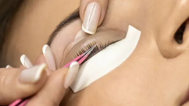 Lash Lift and Eyelash Tinting Academy Course - IPHM Accredited