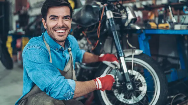Motorcycle Mechanic Training : Motorbike Servicing & Repairing