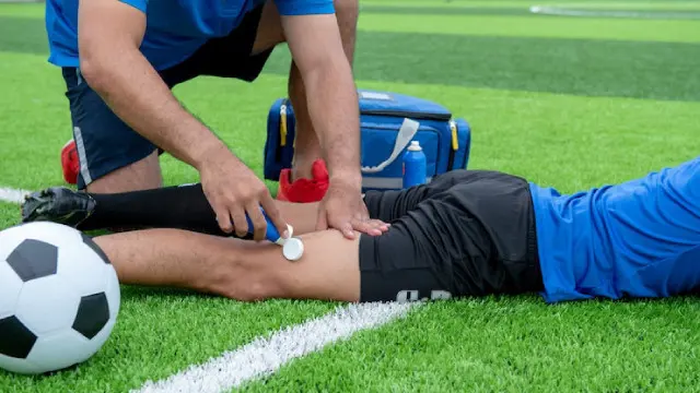 Sports First Aid (Sports First Aid)