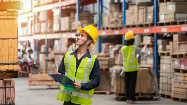 Warehouse Associate: Comprehensive Training and Skills Development