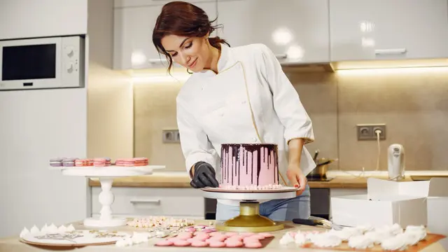 Cake Baking and Decoration Online Training