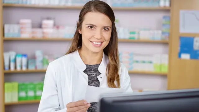 Pharmacy Technician: Pharmacy Technician - Level 2