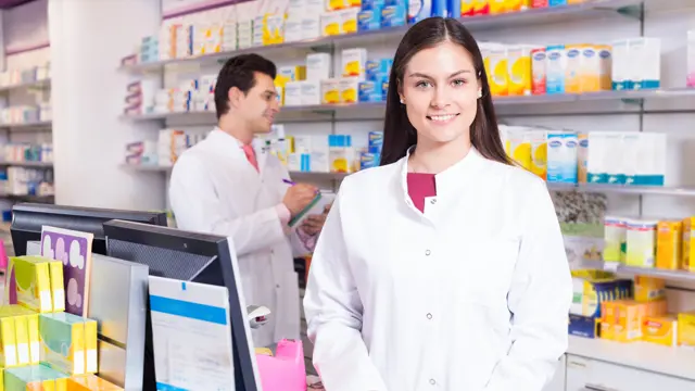 Pharmacy Technician : Pharmacy Assistant
