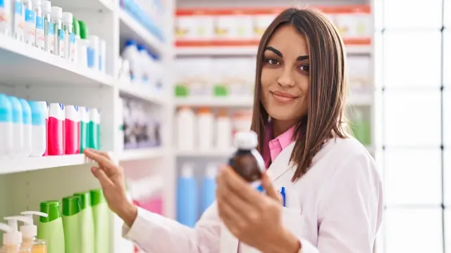 Pharmacy Technician: Pharmacy Technician Level 4