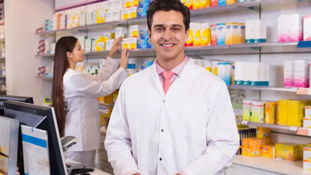 Level 3 Pharmacy Technician : Pharmacy Assistant