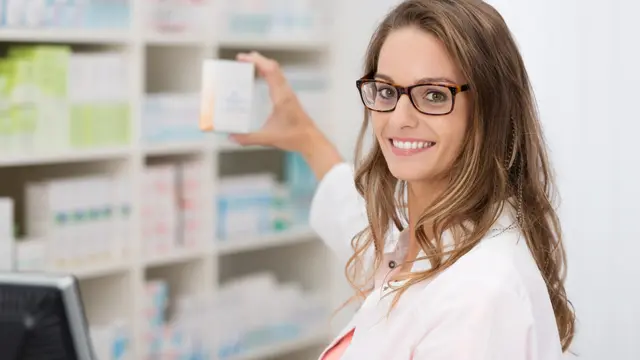 Pharmacy Assistant : Pharmacy Technician