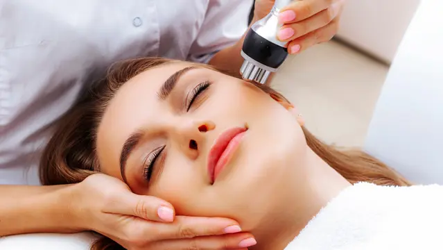 Diploma in Beauty Therapy - Course