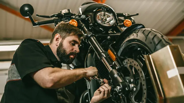 Bike Maintenance : Bike Maintenance / Motorbike Maintenance Training