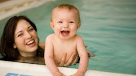 How to Teach Your Babies & Toddlers To Swim
